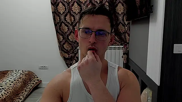 sexxymuscles4u online show from February 14, 3:05 pm