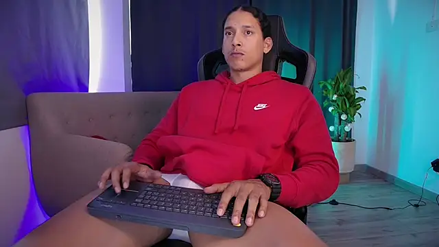 Liam V online show from February 5, 3:19 pm