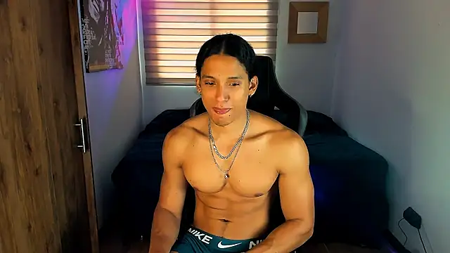 Liam V online show from February 8, 3:00 pm