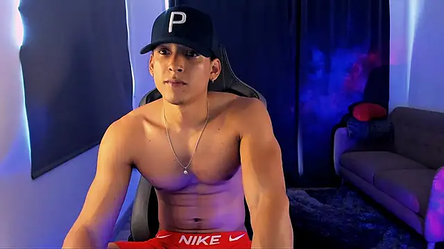 Liam V online show from March 19, 6:44 pm