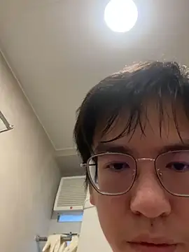 Snapshot of charlie_xdd chatting on March 15, 5:30 am charlie xdd online show from March 15, 5:30 am