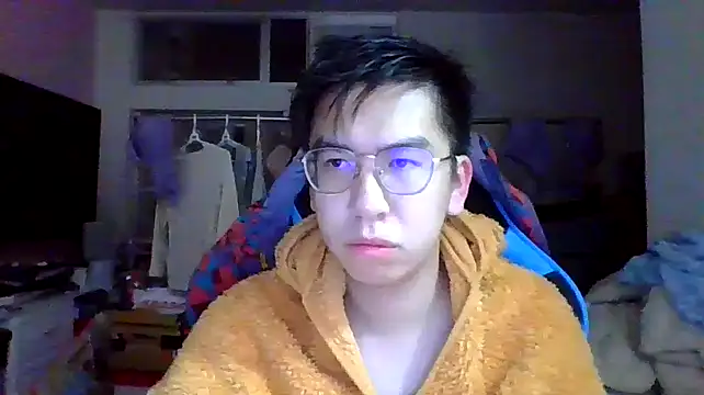 Snapshot of charlie_xdd chatting on February 11, 12:16 pm charlie xdd online show from February 11, 12:16 pm