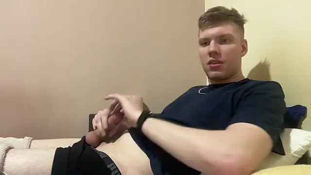 sexybooii6968 online show from April 5, 6:15 pm