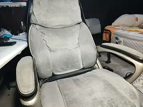 Snapshot of mikfgh50 chatting on January 13, 6:49 am mikfgh50 online show from January 13, 6:49 am