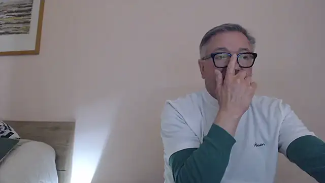 YOU6me online show from December 3, 6:03 pm