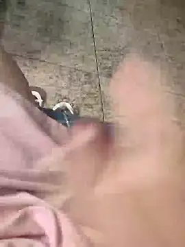 Snapshot of vini4016 chatting on December 30, 10:53 am vini4016 online show from December 30, 10:53 am