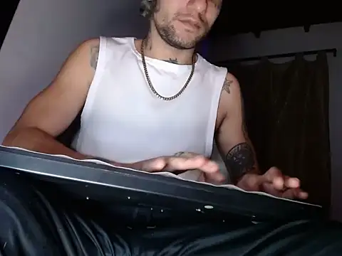 Snapshot of Christian_Stiven1 chatting on February 5, 4:06 am Christian Stiven1 online show from February 5, 4:06 am