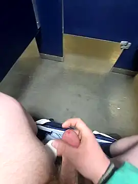 Snapshot of WhiteMeat069 chatting on February 4, 5:10 am WhiteMeat069 online show from February 4, 5:10 am