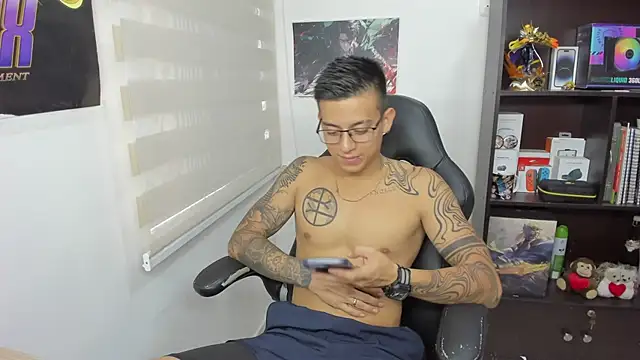 SIXXTOLOVE18 online show from March 13, 7:06 pm