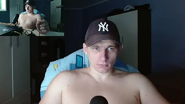 Snapshot of PoliglotJoe chatting on October 26, 3:19 am PoliglotJoe online show from October 26, 3:19 am
