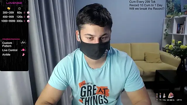Snapshot of Tomguys chatting on October 25, 7:15 pm Tomguys online show from October 25, 7:15 pm