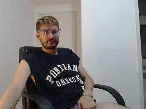 Snapshot of peterannaud chatting on January 8, 11:32 am peterannaud online show from January 8, 11:32 am