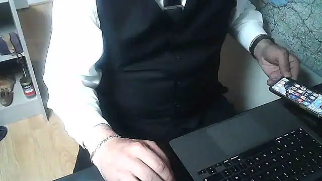 Snapshot of DUDURA@xh chatting on October 14, 8:43 am DUDURAxh online show from October 14, 8:43 am