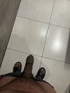 Snapshot of luciferdxm5 chatting on December 14, 3:40 am luciferdxm5 online show from December 14, 3:40 am