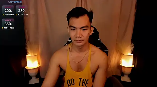 000batman000 online show from February 5, 2:08 am