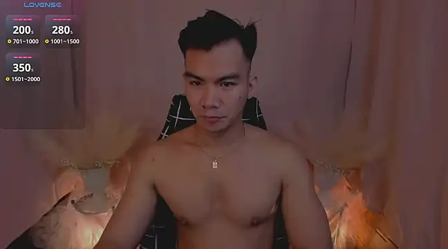 000batman000 online show from December 11, 1:07 am