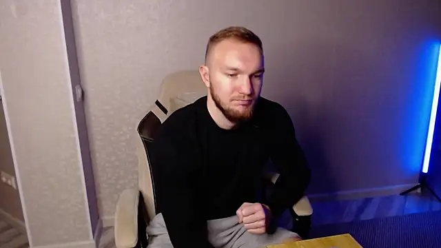 Toress1 online show from December 4, 1:20 pm