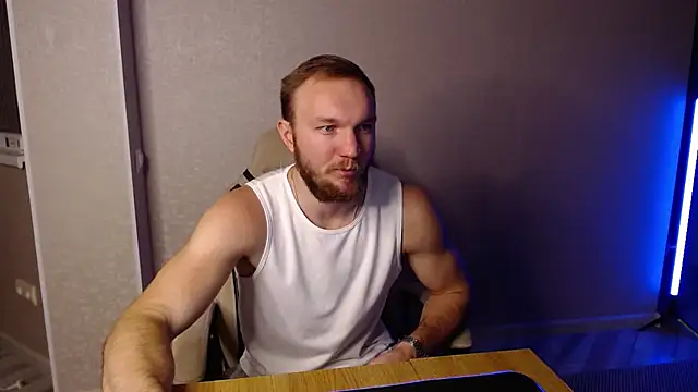 Toress1 online show from February 9, 6:05 pm