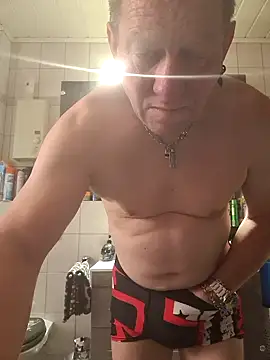 tomtom111111 online show from September 13, 7:42 am