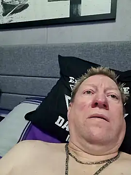 tomtom111111 online show from December 29, 12:34 pm