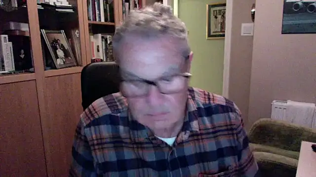 Snapshot of Oldpistolpete chatting on March 15, 10:55 pm Oldpistolpete online show from March 15, 10:55 pm