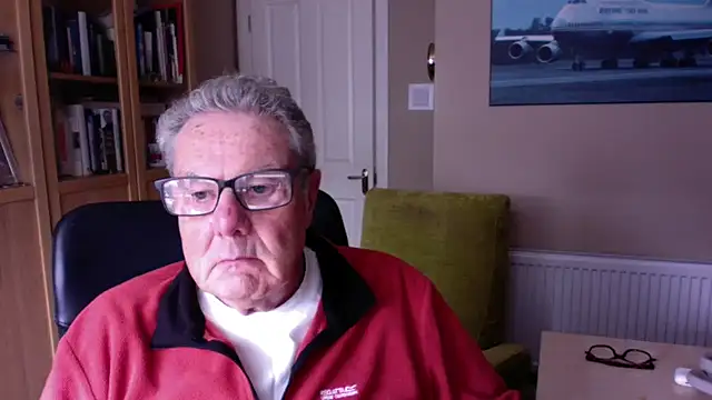 Snapshot of Oldpistolpete chatting on February 23, 12:43 pm Oldpistolpete online show from February 23, 12:43 pm