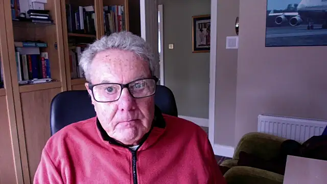 Snapshot of Oldpistolpete chatting on February 18, 3:43 pm Oldpistolpete online show from February 18, 3:43 pm