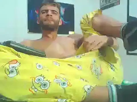 Snapshot of maihton_xx chatting on December 18, 4:20 am maihton xx online show from December 18, 4:20 am