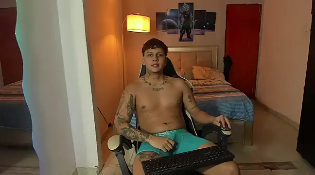 Snapshot of Jake_simons chatting on January 30, 3:19 pm Jake simons online show from January 30, 3:19 pm