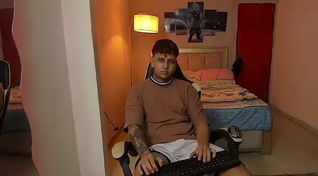 Snapshot of Jake_simons chatting on January 14, 1:15 am Jake simons online show from January 14, 1:15 am