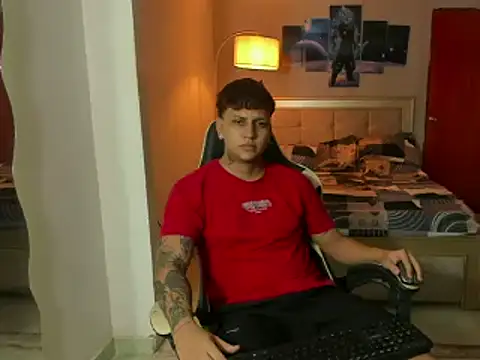 Snapshot of Jake_simons chatting on February 18, 2:49 am Jake simons online show from February 18, 2:49 am