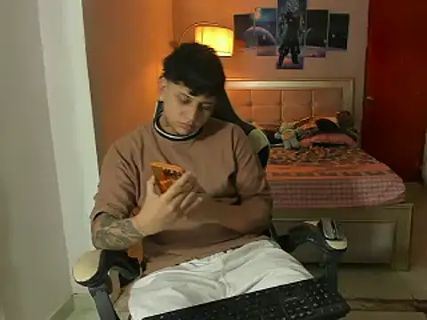 Snapshot of Jake_simons chatting on March 18, 3:34 am Jake simons online show from March 18, 3:34 am