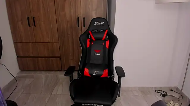 Snapshot of Jake_simons chatting on October 4, 12:21 pm Jake simons online show from October 4, 12:21 pm