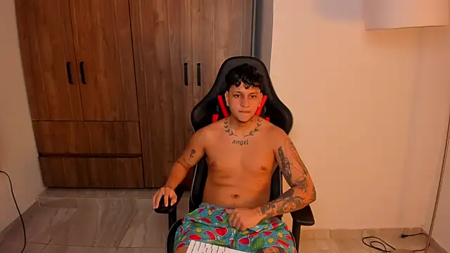 Snapshot of Jake_simons chatting on September 20, 3:06 am Jake simons online show from September 20, 3:06 am