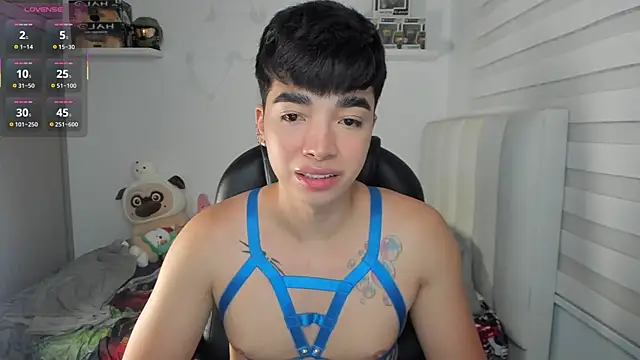 santy7v7 online show from April 18, 1:45 pm