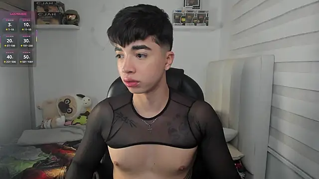 santy7v7 online show from March 22, 1:27 pm