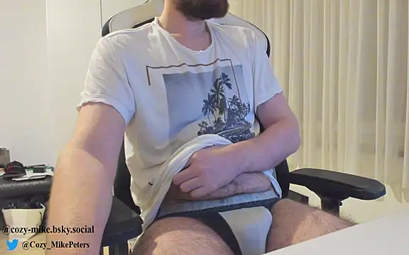 cozy-mike online show from February 19, 1:40 am