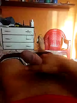 Snapshot of Emanuel45js chatting on December 7, 9:17 am Emanuel45js online show from December 7, 9:17 am