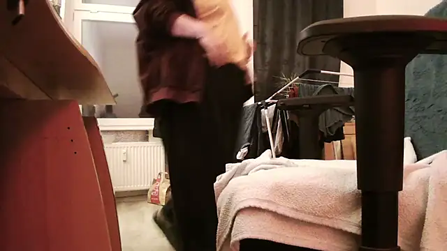 chubbysmallcockxh online show from February 2, 5:43 pm