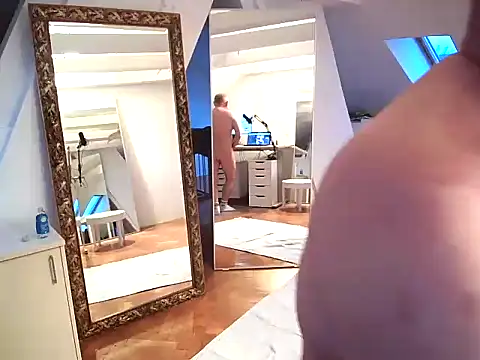 Snapshot of tobi_jerker chatting on March 23, 5:32 am tobi jerker online show from March 23, 5:32 am