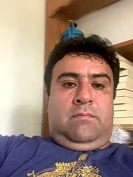 Snapshot of EmilianoGt chatting on October 8, 9:19 pm EmilianoGt online show from October 8, 9:19 pm