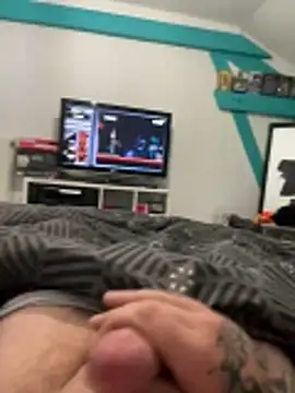 Snapshot of RenaudS-02 chatting on October 31, 6:39 am RenaudS-02 online show from October 31, 6:39 am