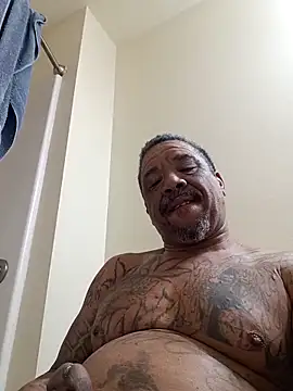 yellowwetfox online show from April 16, 1:55 pm