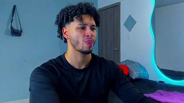 Kris Khalifa69 online show from February 8, 5:39 pm