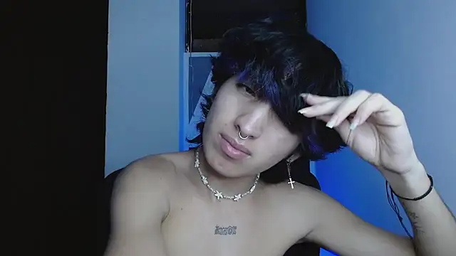 littlextreme online show from February 22, 2:02 am