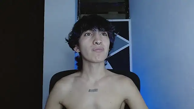 littlextreme online show from March 3, 1:24 am