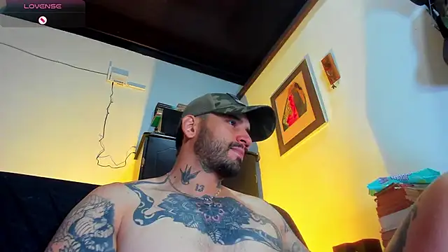 Snapshot of CamiloGray_ chatting on February 16, 2:00 pm CamiloGray  online show from February 16, 2:00 pm