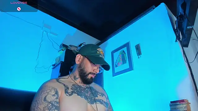 Snapshot of CamiloGray_ chatting on October 9, 2:55 pm CamiloGray  online show from October 9, 2:55 pm