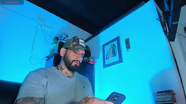 Snapshot of CamiloGray_ chatting on September 27, 2:48 pm CamiloGray  online show from September 27, 2:48 pm