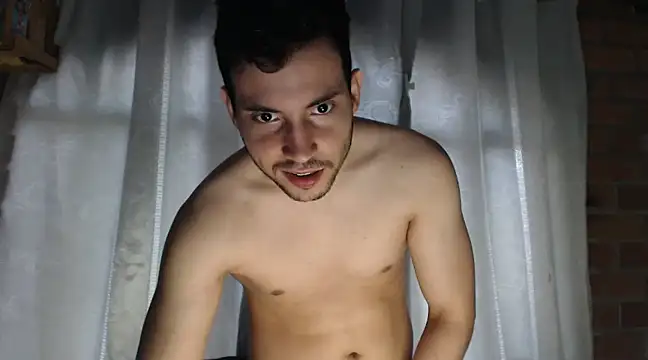 Snapshot of Armando_2002 chatting on January 24, 4:39 pm Armando 2002 online show from January 24, 4:39 pm